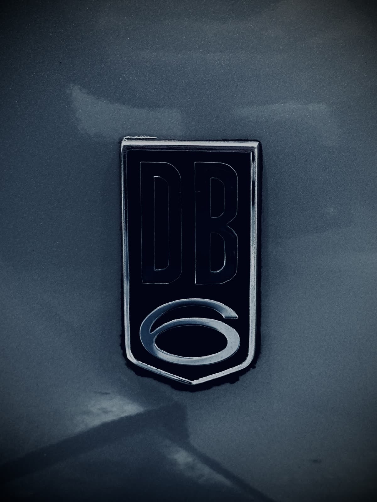 Aston Martin DB6 — DB6 Badge