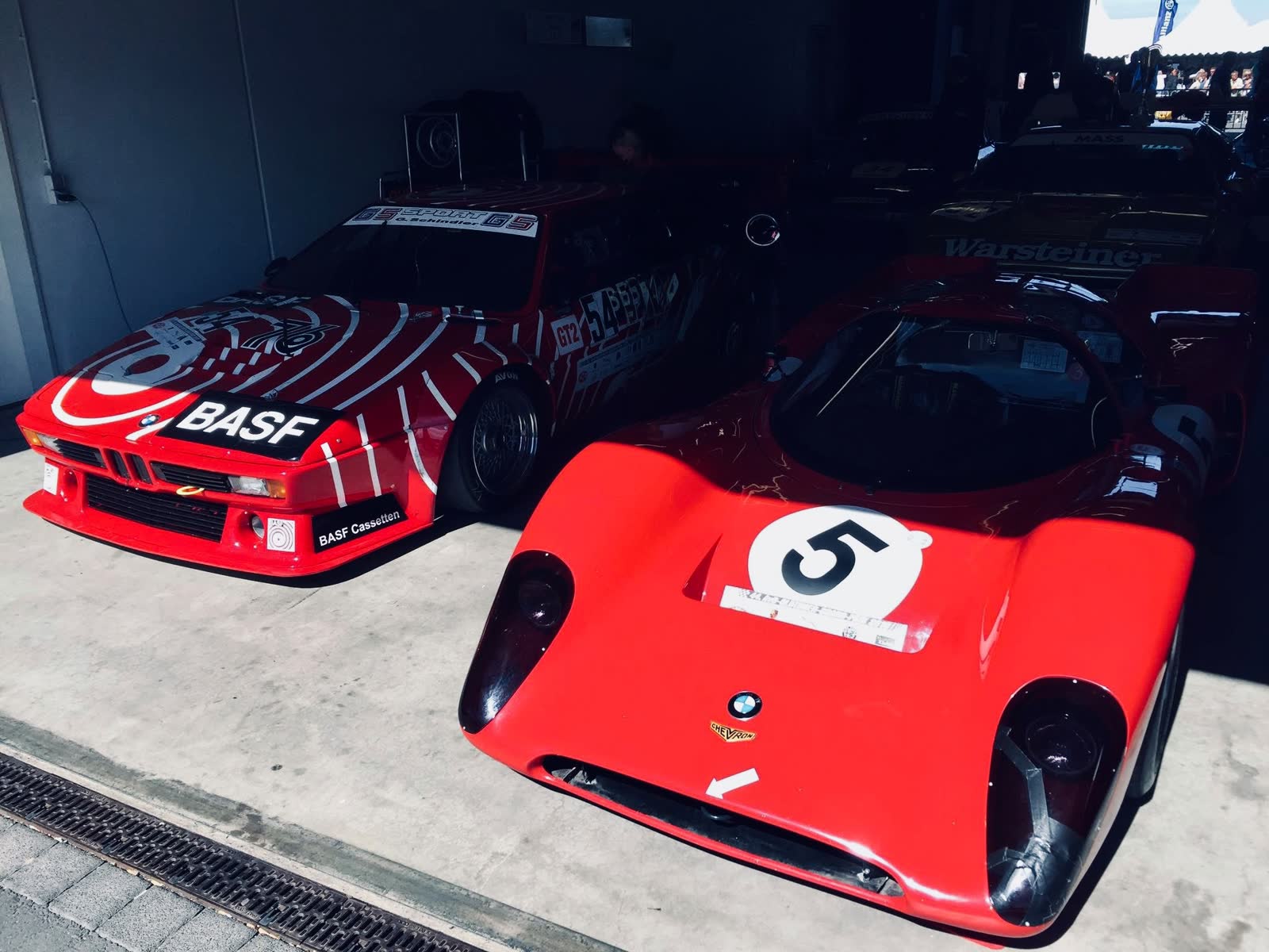 BMW M1 und Prototyp nebeneinander