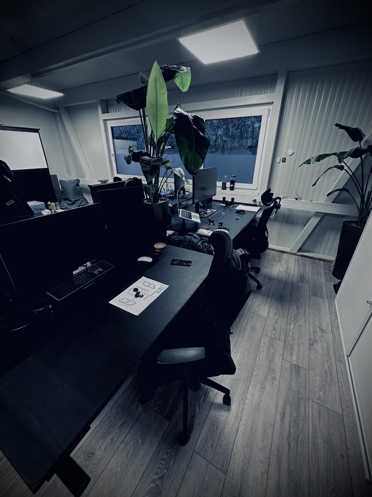 Büro und Entwicklungsbereich im V-STUDIO