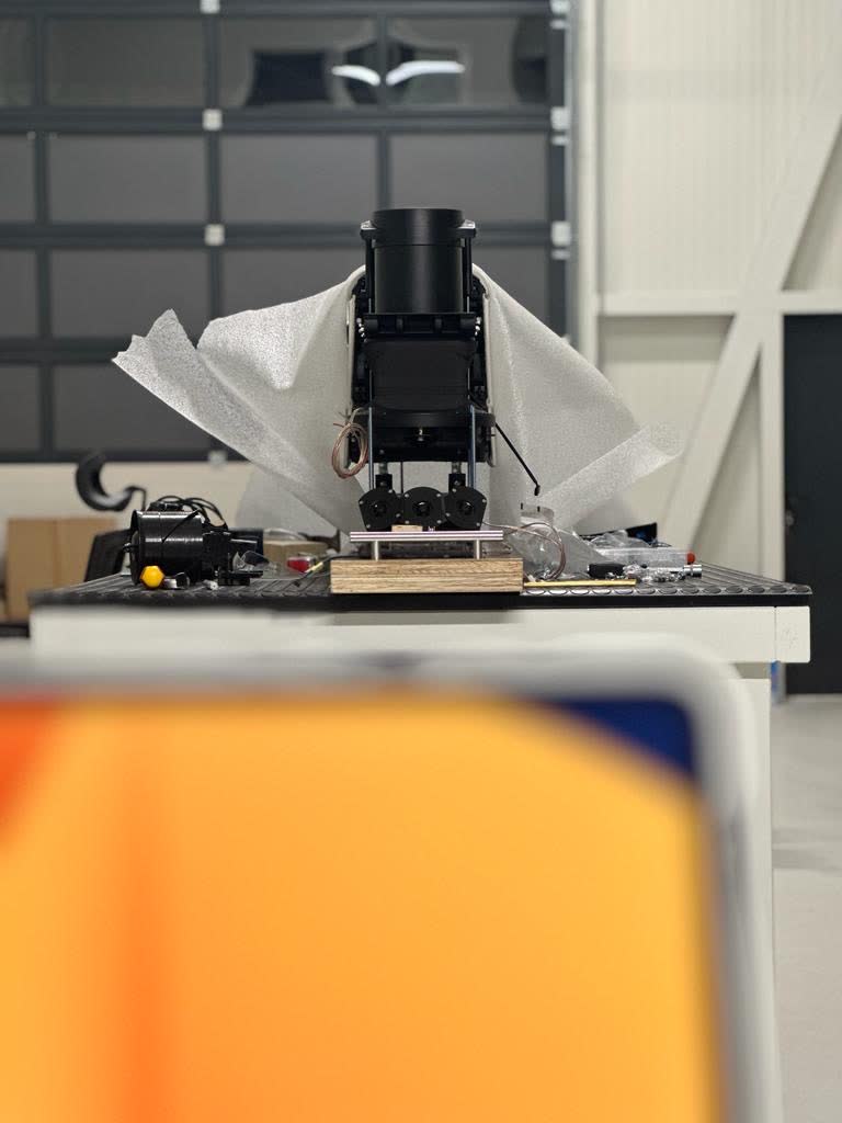 Handarbeit am Designklassiker im V-STUDIO