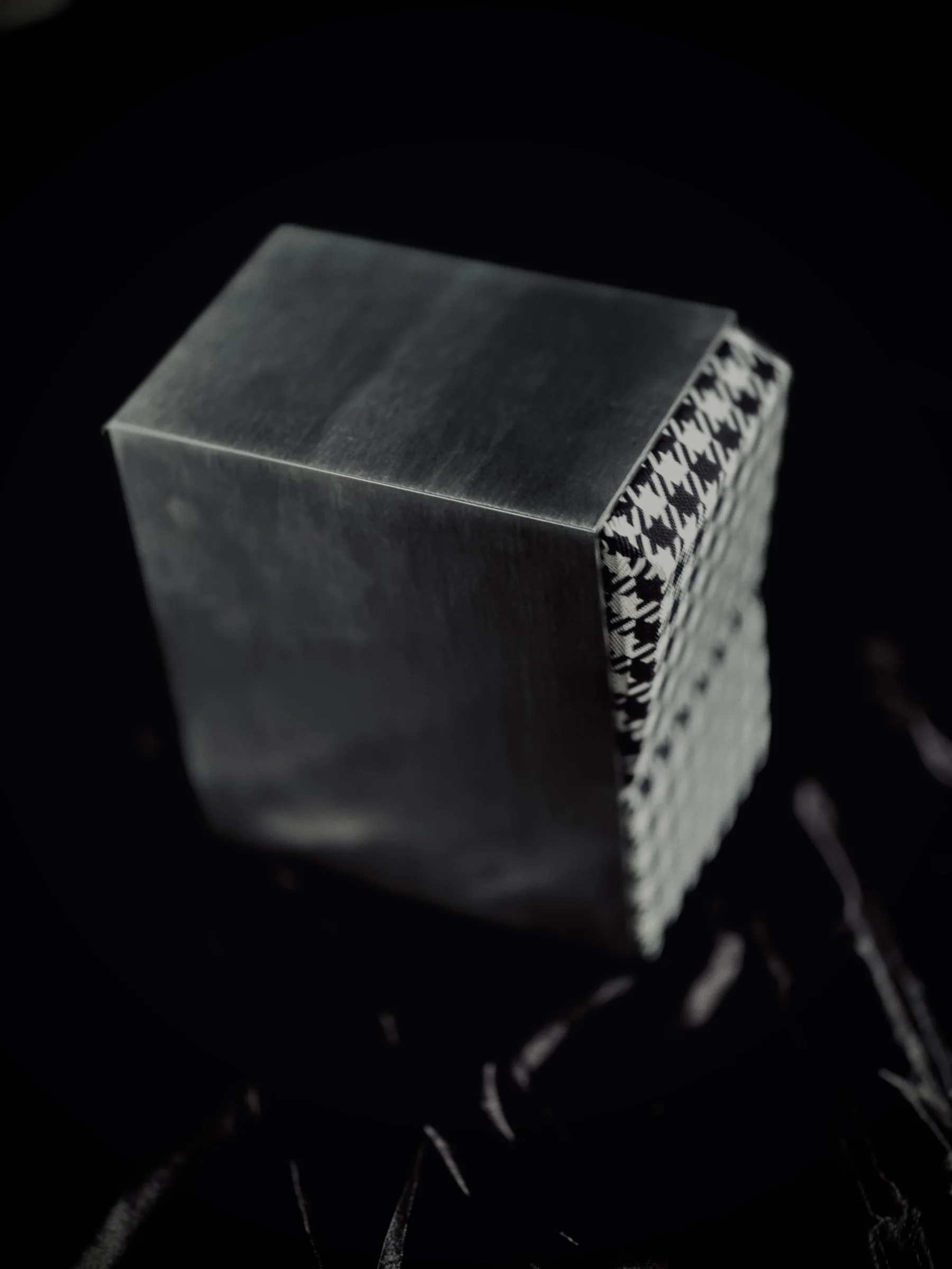 Obere Perspektive des FIVSEN REIMAGINED Aluminium-Speakers