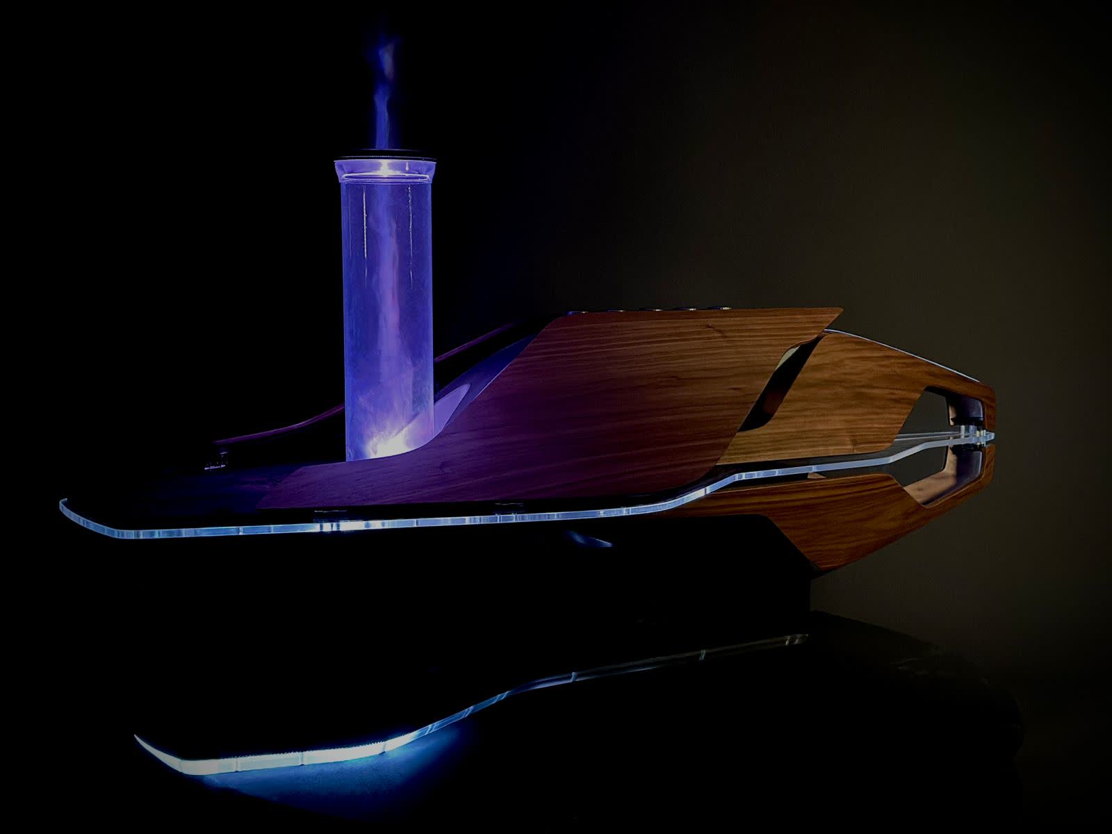 FIVSEN V-Sculpture — blaues LED, Frontansicht